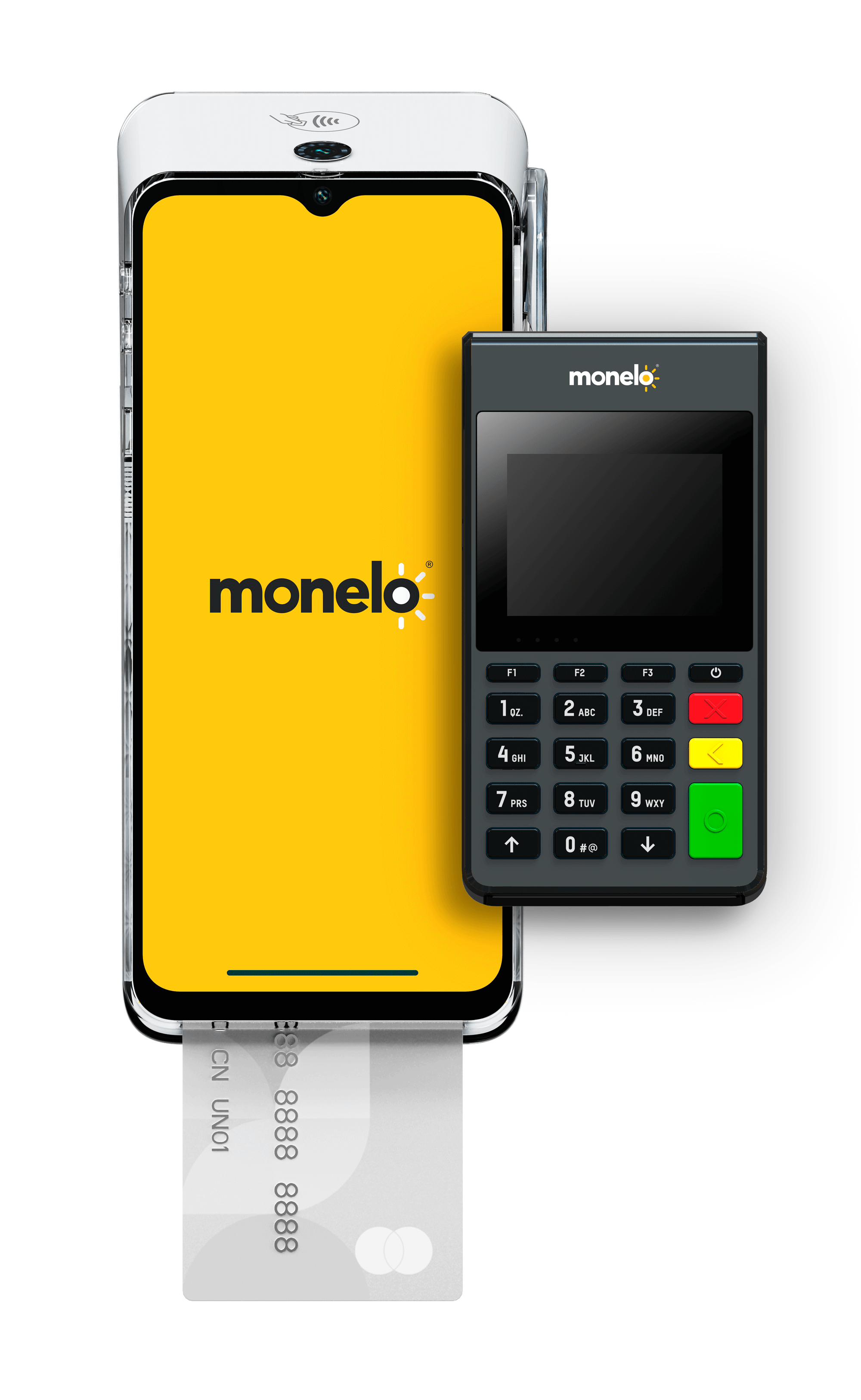 Mujer sonriendo y usando su tarjeta de débito/crédito.